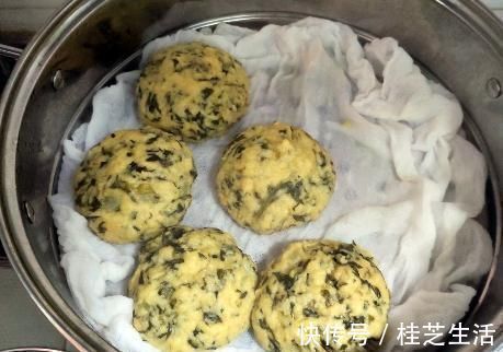 面团|这早餐,比馒头好吃,比馅饼简单,松软咸香健康,我家一周吃3次