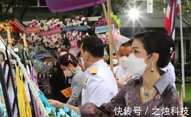 泰王$诗妮娜贵妃不会打扮,辜负太后黑珍珠耳环,传世珍宝秒变地摊货!