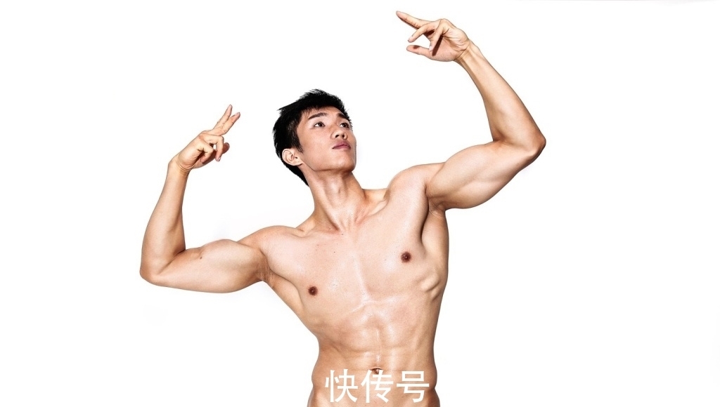 面容|精致面容下的肌肉男孩:腹肌遇见人鱼线,性感又迷人!