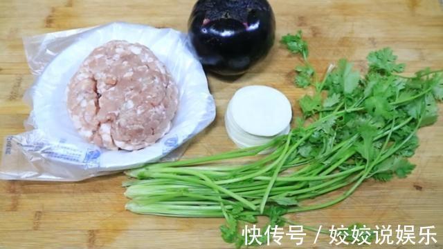 包猪肉水饺，一定要加上这个蔬菜，非常鲜香，比三鲜饺子还要鲜
