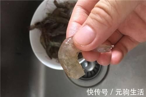 胡萝卜虾丸|个子不高多吃此菜，价格便宜实惠，强过牛奶，个子猛蹿，少生病