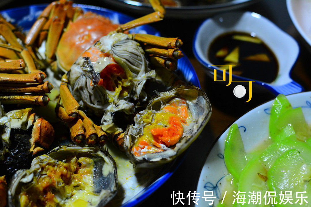 木耳|晚餐加餐,4个大闸蟹56元,再加两荤两素,特殊时期真够丰盛