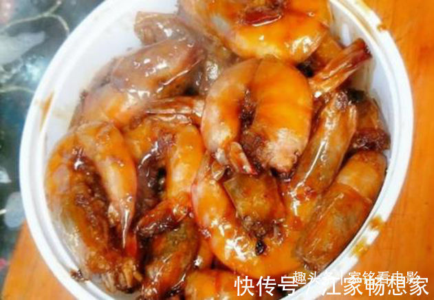 鲫鱼|美食推荐老妈鲫鱼,干煸肥肠,红烧肥肠,家常虾的做法