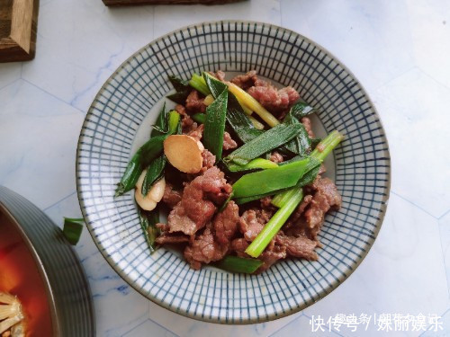 在家宴客,只做了三道菜,有人说太小气,有人合不拢嘴,你们瞧瞧