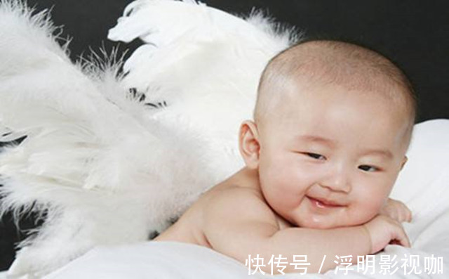 翻身|宝宝几个月之后才会翻身你或许真不知道,今天来告诉各位答案