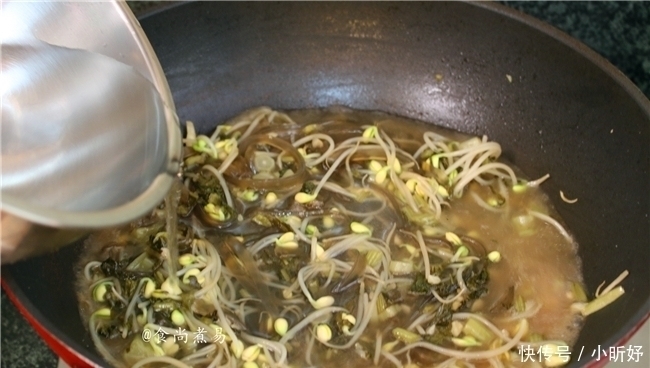 粉条此做法,家人隔三差五就喊馋,爽滑筋道,吃着开胃过瘾