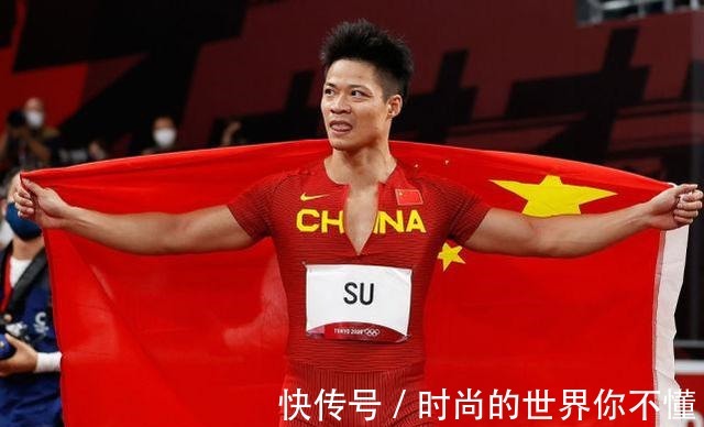 领口|苏炳添奥运跑了漂亮一战！决赛取得第六名太厉害，身披国旗太飒气！