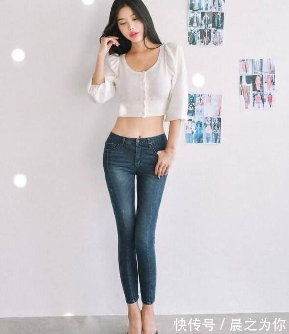 时尚 身材极佳的牛仔裤美女,秀出迷人大长腿,吸引力十足!