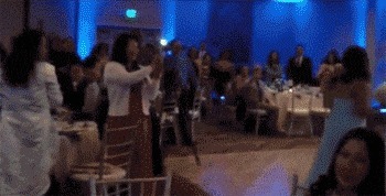 |搞笑GIF：本来我也想吃一口 但是碍于面子没张口