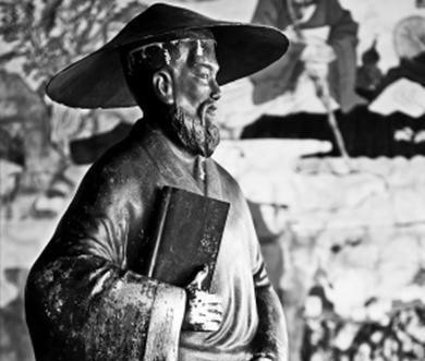 此人在悬崖峭壁上写了5个字后,苏轼说将来必狠毒害人,果然成真