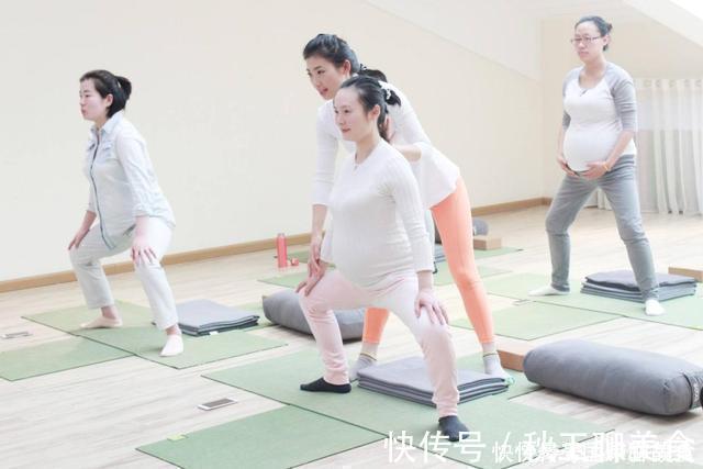 苗条|“最苗条”产妇火了,在病房跳舞催生,网友:这身材确定怀孕了?