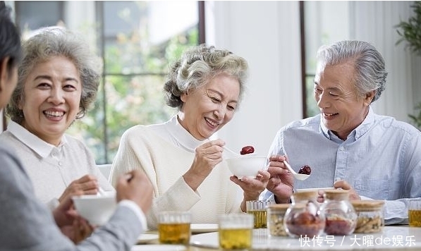 45-60岁称“养命黄金期”,若做到4个懒长寿或许