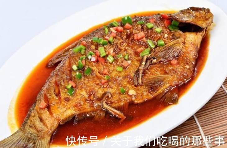 无论什么鱼，红烧时牢记3个技巧，鱼肉软嫩鲜美没腥味，太好吃了