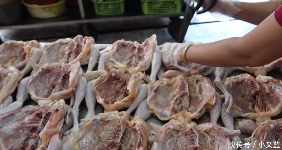 种熏鸡|夫妻俩巷尾卖“它”,98一只,每天只卖200只,有人驱车50里来买