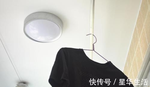 扫把上套个塑料瓶,放在家里特别实用,一年能省不少钱,涨知识了