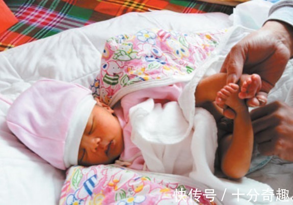 母乳喂养|宝宝从出生到6个月,宝妈要做好6件事,让宝宝发育得更好更健康