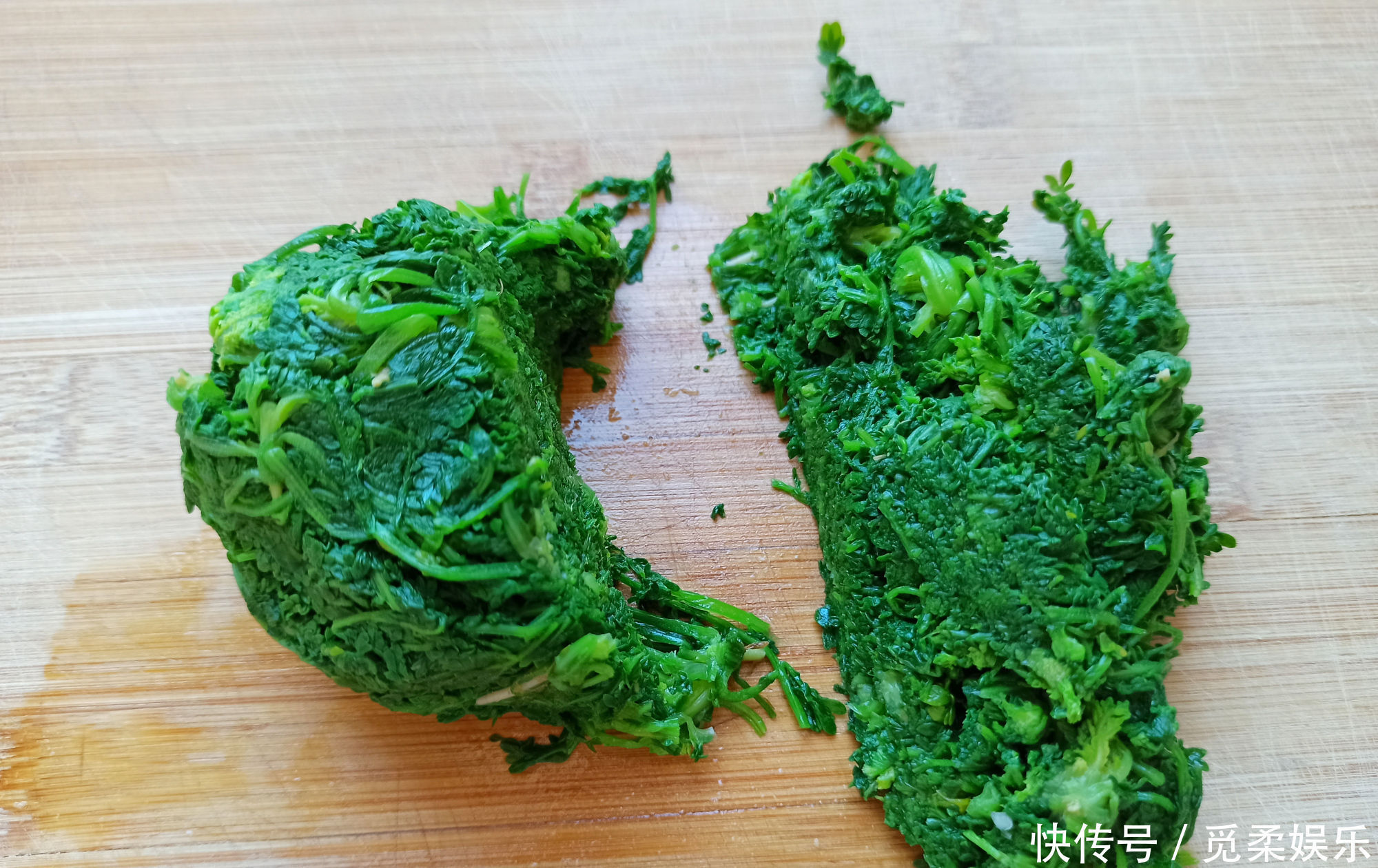 春天的野菜我只认它,做成饺子馅真香,鲜嫩多汁,城里人很少吃过