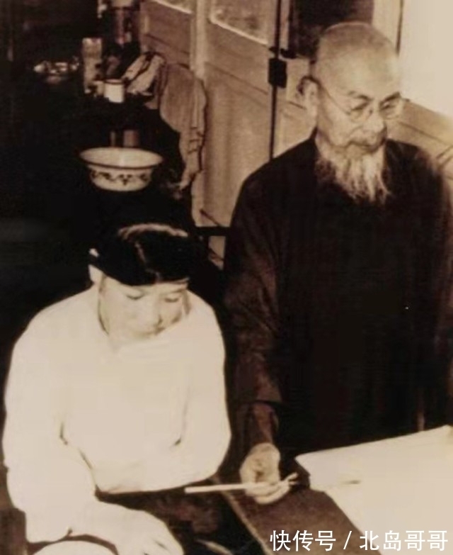 婢女@56岁齐白石看上朋友家18岁保姆,为示好送画一幅,如今拍价9200万