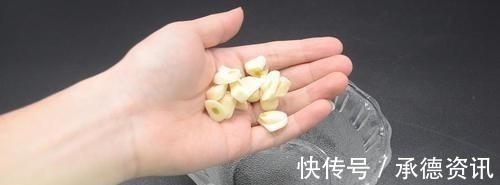 大蒜|大蒜放进白醋里泡一泡，真是厉害，解决了很多男性朋友困扰的烦恼