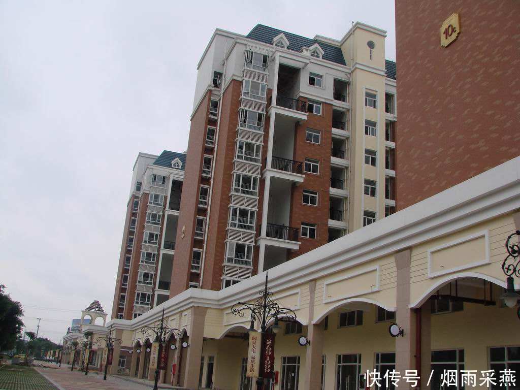 房子|为什么有钱人都爱买一楼房子？一听售楼人员的话，才知我家没买对