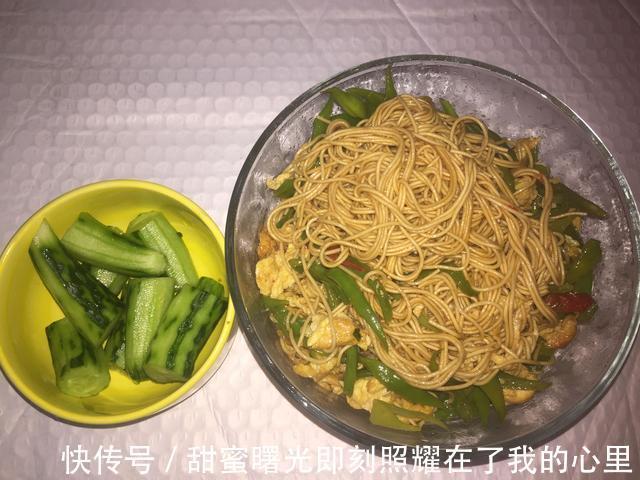 2把干挂面，1碗料汁，也能分分钟做“焖面”，家人都爱吃