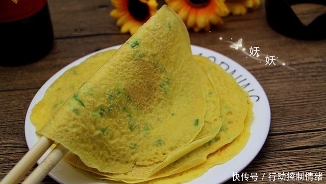 鸡蛋|不用揉面不用发,十分钟快手早餐鸡蛋饼,入口绵软老少皆宜