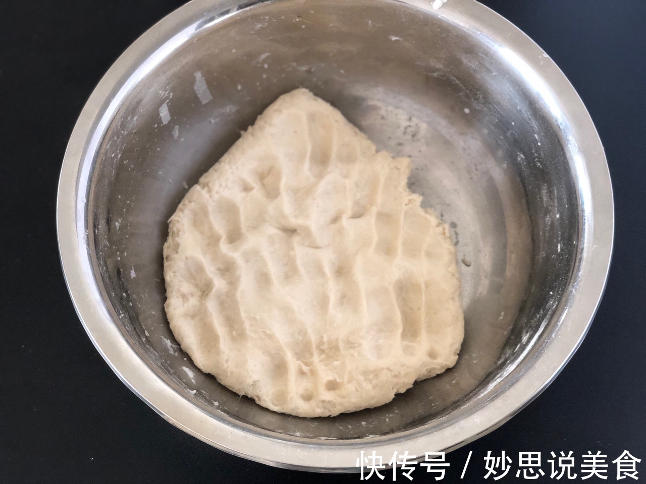 家庭版虾仁韭菜鸡蛋馅饼,味道鲜香,好吃健康