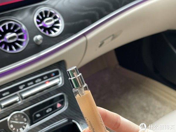 奔驰|90后打工人EDC,20+凭什么开奔驰