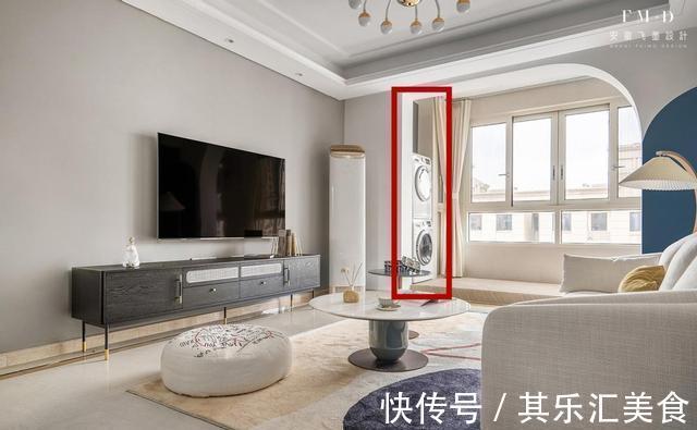 设计|同样是把阳台打通,他家设计巧妙,一头洗衣一头储物,中间砌地台