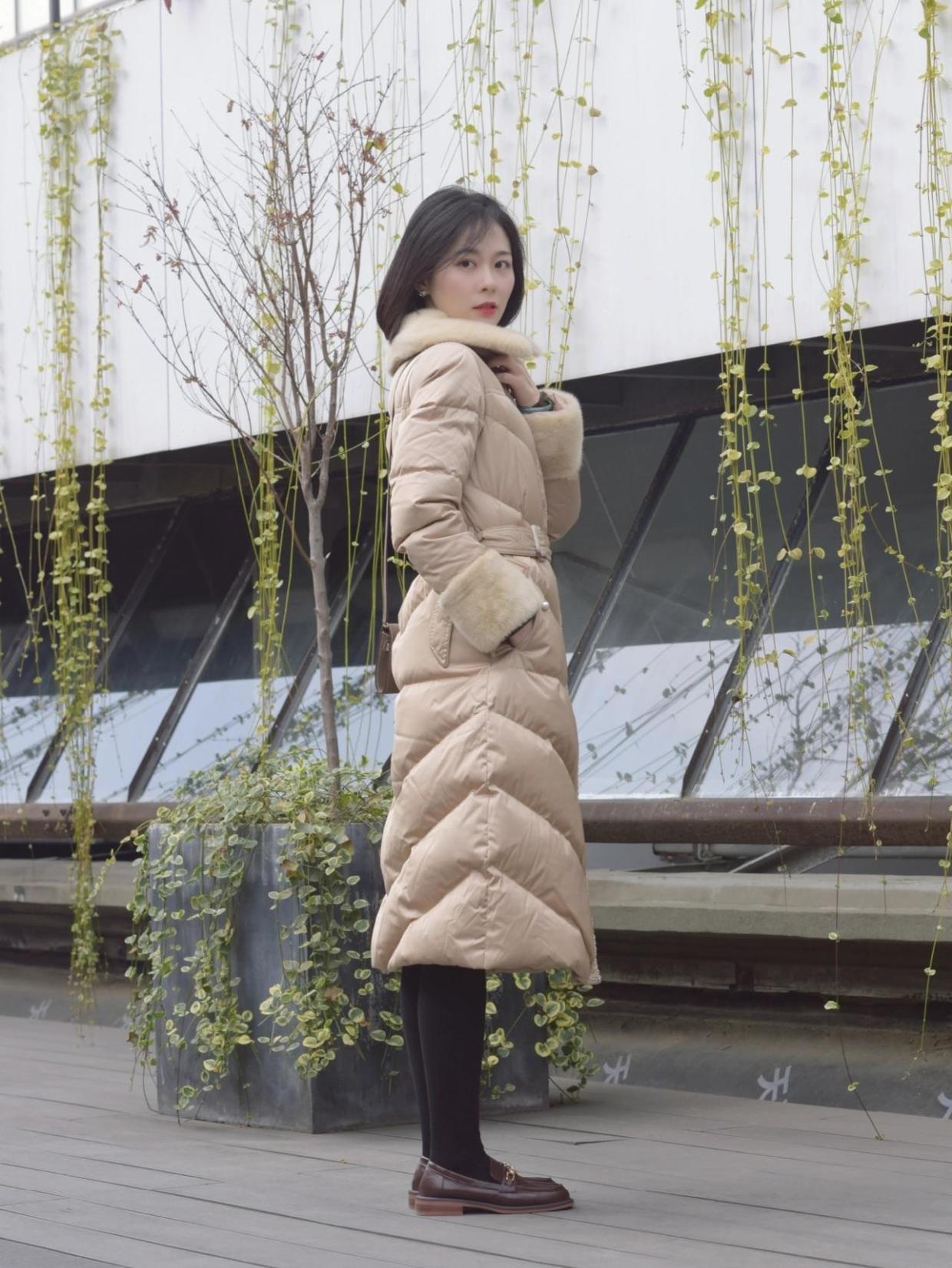 茧型 这是什么神仙搭配?超长款羽绒服让你暖暖过冬,无惧寒风