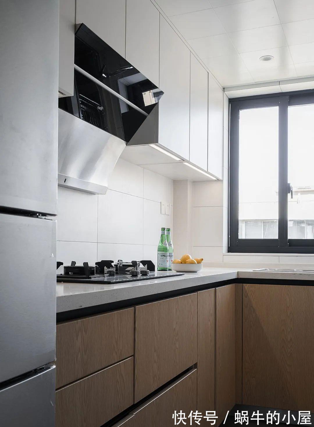 书桌|小户型大逆袭!50㎡奇葩手枪户型,设计师改造后秒变豪宅,简直了