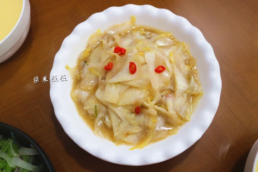 我家今日晚餐,没有肉,3个素菜,朋友说晚餐就应该这样吃
