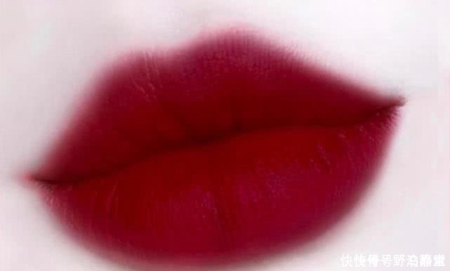口红色|4个适合“黄皮”的口红色号,拒绝“踩雷”,轻松白上三个度