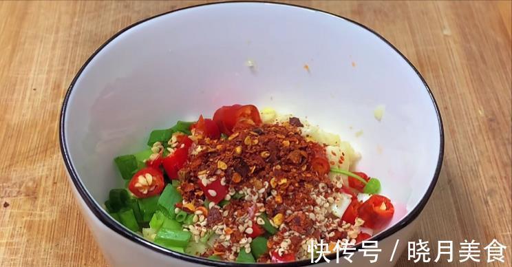 嚓嚓嚓|腐竹最忌直接用清水泡，买菜大姐教我一招，泡得又快又软、无硬芯