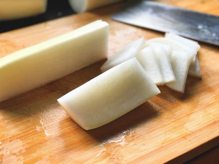 爽脆开胃的酱萝卜自己在家做,1个晚上就能吃,太下饭了