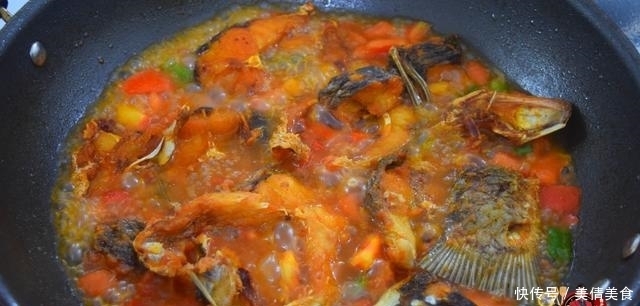 下饭|番茄烧草鱼最好吃的做法,简单美味又下饭,看看你喜欢吃不?