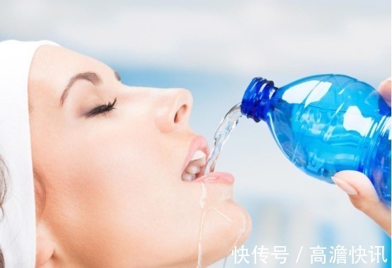 蜂蜜水|早晨空腹喝水很养生专家早晨喝水不注意这三点,还不如别喝