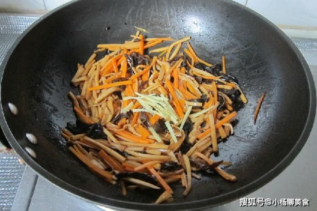 鲜美|鱼香杏鲍菇,做法简单,味道鲜美,比鱼香肉丝还要好吃