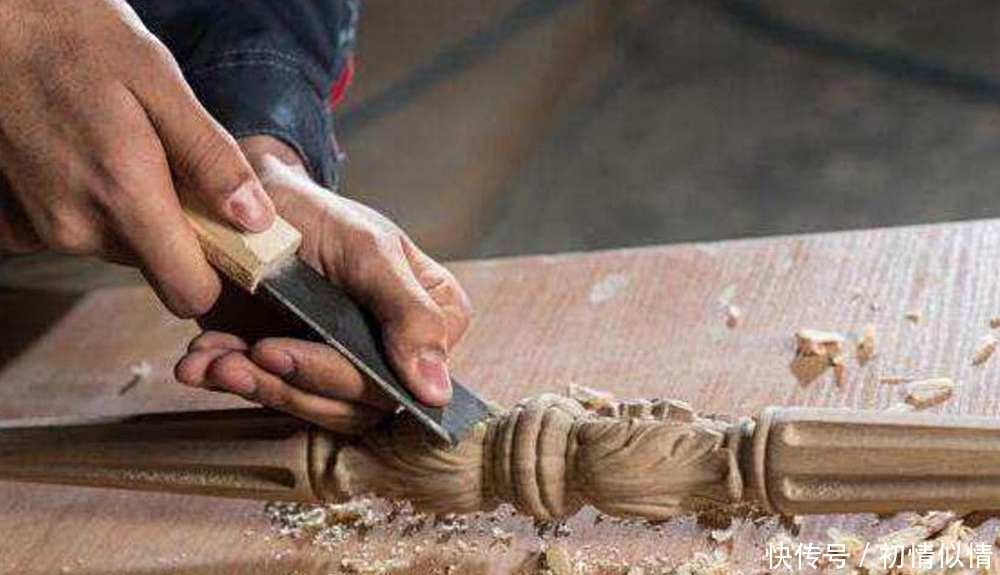 光棍的行李|俗话说:人有四不摸,木匠的斧子,厨师的刀,还有哪2个不摸呢?