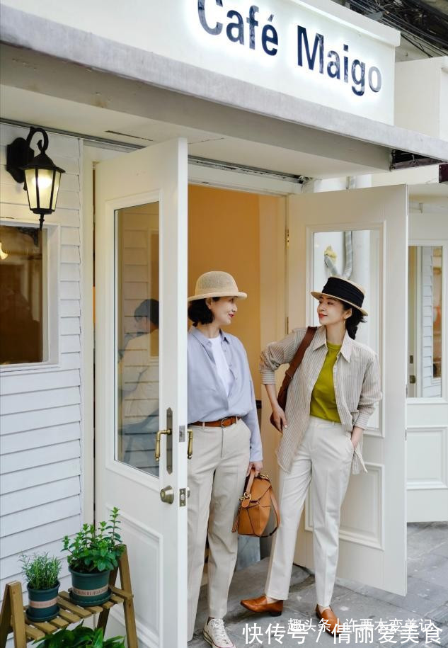 一字领 女人过了55岁,就要少穿小黑裤,学三木妈妈这样穿,优雅显气质