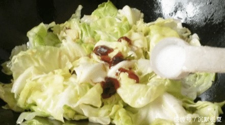  包菜才会更加|炒包菜时，包菜不要直接下锅炒！很多人不懂，难怪不好吃