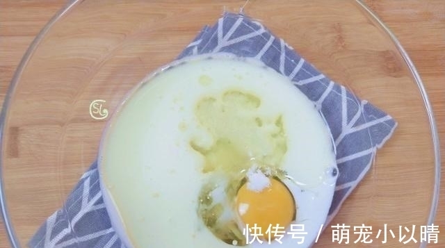 爱吃蛋糕，要学会这个懒人做法，搅一搅就可以，暄软又香甜，好吃