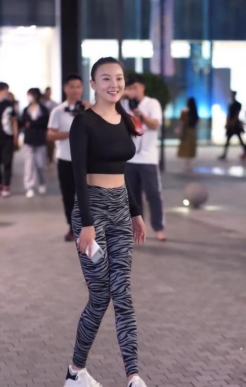 造型|瑜伽裤造型的时尚姐姐，运动高级美，展现好身材！