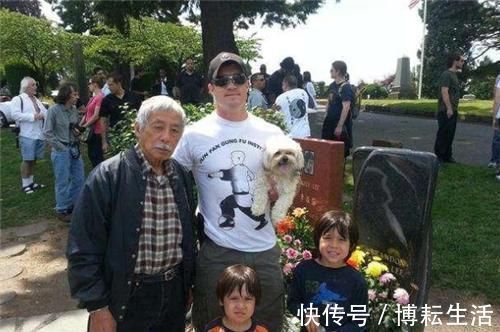 詹姆斯|李小龙去世后,为他扶灵的6个人是什么来头?名字听着很耳熟