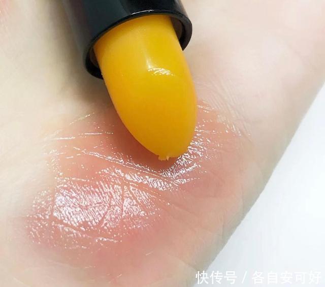 颜色 国货口红“真不行”完美日记被吐槽，花西子风评差，难怪用大牌