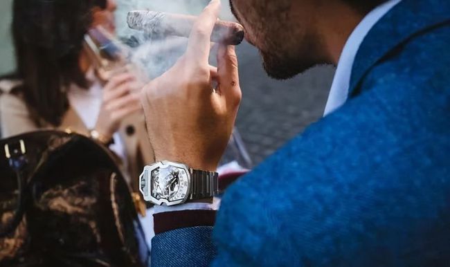 百达翡丽这些高档次手表为什么卖这么贵？