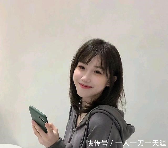 分享几款适合方脸、大脸的发型,显脸小还减龄,很适合新年剪