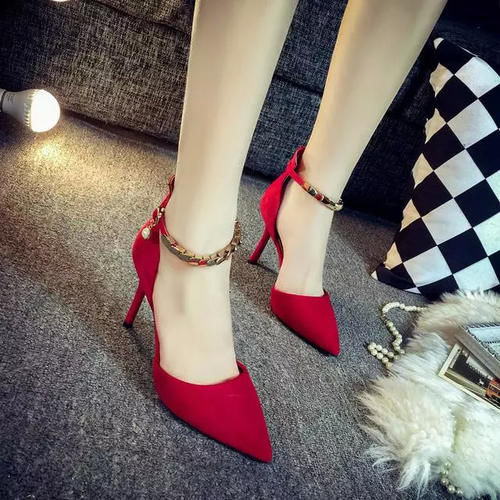 又到了露美脚的春天，8款高跟鞋真的美翻了，尤其最后一款绑带的