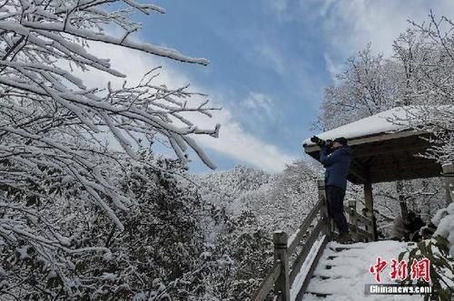 光雾|雪后光雾山雾凇美景让游客流连忘返