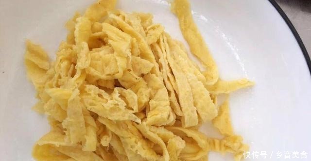 春季减肥这种蔬菜不要错过,简单拌一拌就上桌,瘦身必备的减脂餐!